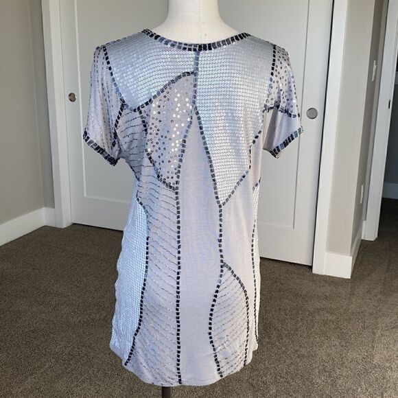 Vneck Beaded/ Sequin Top   - Picture 3 of 5